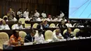 (Ki-ka) Kepala Basarnas Bambang Sulistyo, Kepala BMKG Andi Eka Sakya, Menhub Ignasius Jonan, Menteri PU PR Basuki Hadimuljono, Menteri Desa dan PDTT Marwan Jafar saat raker dengan Komisi V DPR, Jakarta, Selasa (29/9/2015). (Liputan6.com/Johan Tallo)