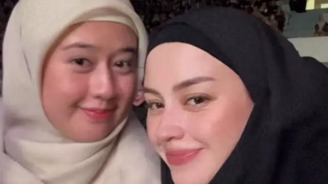 5 Potret Kimberly Ryder Tampil Berhijab, Tampilan Syar'i yang Elegan (credit: instagram.com/kimbrlyryder).
