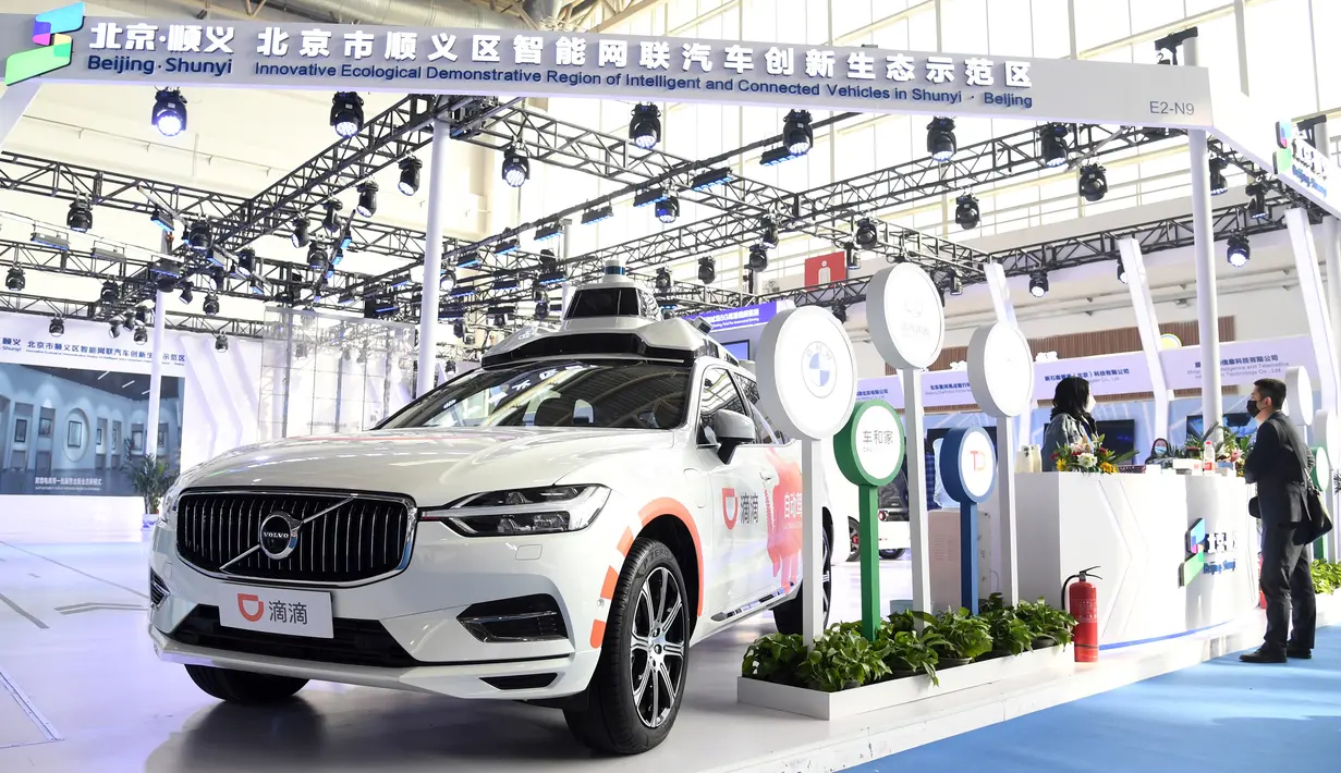 Stan Innovative Ecological Demonstrative Region of Intelligent and Connected Vehicles dipamerkan dalam Konferensi Kendaraan Teknologi Cerdas Dunia 2020 di Beijing, China, 12 November 2020. Konferensi yang berlangsung selama tiga hari tersebut dibuka pada Rabu (11/11). (Xinhua/Ren Chao)
