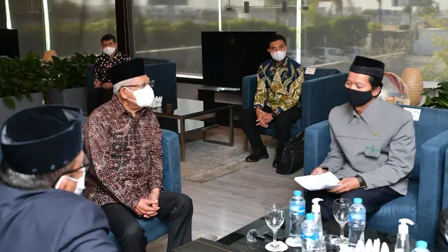 Wakil Presiden (Wapres) Ma’ruf Amin ingin menyebarluaskan literasi masyarakat tentang isu makro ekonomi syariah. (Dok Setwapres)