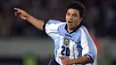 1. Marcelo Gallardo - Bertubuh mungil dan memiliki posisi yang sama membuat mantan pemain PSG ini dijuluki sebagai The Next Maradona. Meskipun tidak sesukses Maradona namun Gallardo berhasil membela Argentina sebanyak 44 kali. (AFP/Daniel Garcia)