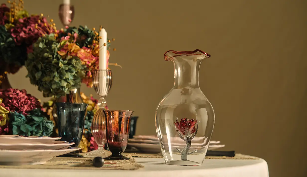 Koleksi terbaru Dior Maison ini memiliki pesan, "Tinggal di rumah yang tidak seperti dirimu. Ini seperti mengenakan pakaian orang lain." Foto: Document/Dior.