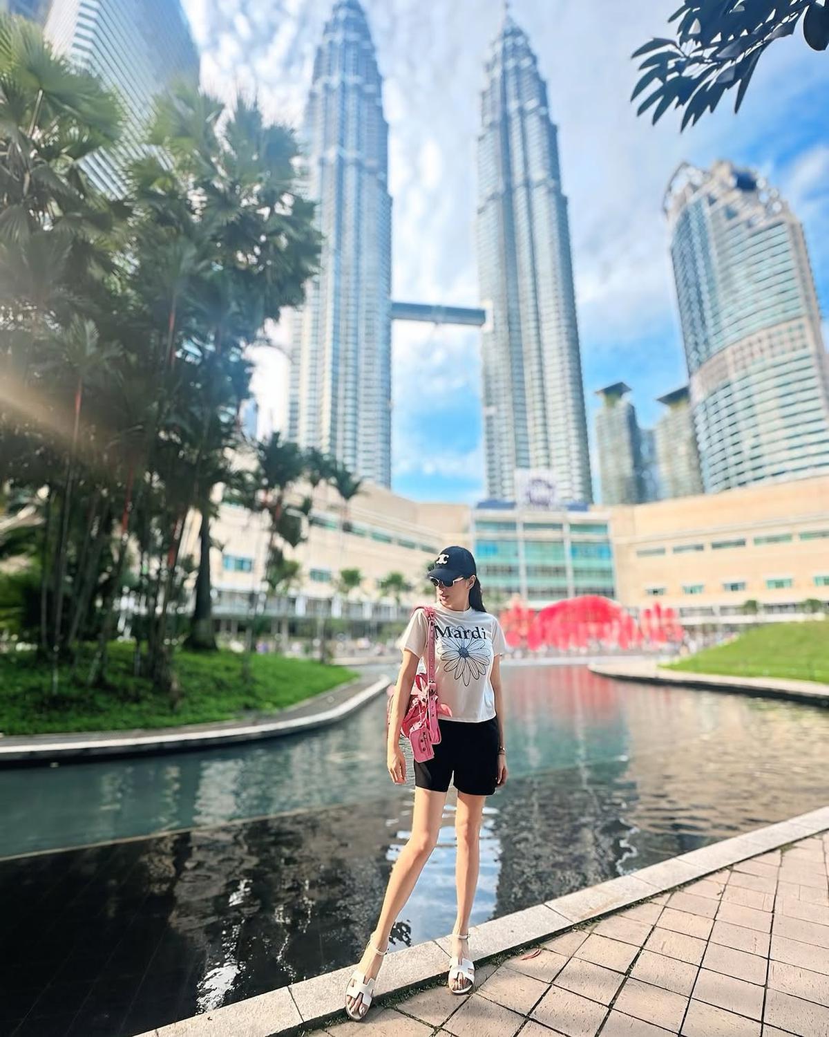 Potret Terbaru Angel Karamoy, Disebut Selalu Cantik dan Bodynya Makin Langsing