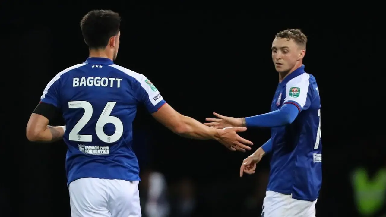 Elkan Baggott mencetak gol untuk Ipswich Town.