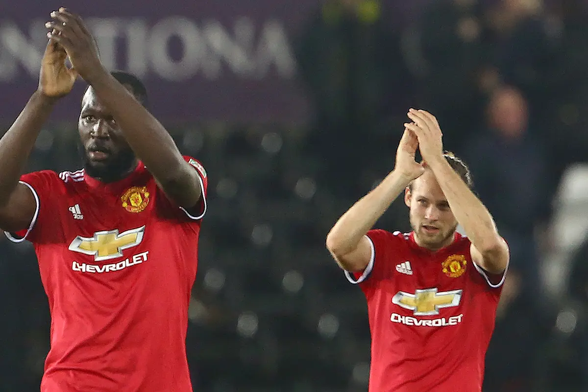 Manchester United Hancurkan Swansea City
