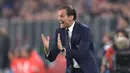 Gaya pelatih Juventus, Massimiliano Allegri memberikan instruksi saat timnya melawan Napoli pada lanjutan Serie A di Juventus Stadium, Turin, Italy, (29/10/2016). (EPA/Alessandro Di Marco)