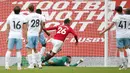 Pemain Manchester United Mason Greenwood mencetak gol ke gawang West Ham United pada pertandingan Liga Inggris di Old Trafford, Manchester, Inggris, Rabu (22/7/2020). Pertandingan berakhir dengan skor 1-1. (Clive Brunskill/Pool via AP)