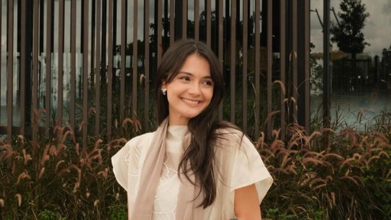 Potret Dapur Minimalis Ala Amanda Rawles, Modern dengan Sentuhan View Pantai