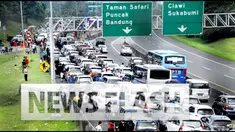 Kawasan wisata Puncak, Bogor, Jawa Barat, mulai diserbu warga untuk mengisi libur panjang. Akibatnya, jalur menuju Puncak macet parah. Kemacetan Terjadi Sejak Kamis (5/5/2016) dini hari,