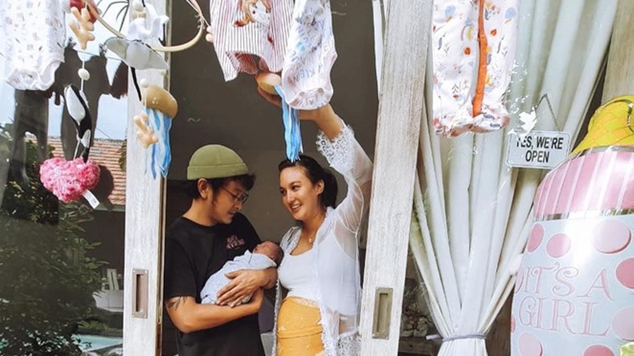 5 Momen Penyambutan Nadine Chandrawinata Usai Melahirkan, Dekorasinya Meriah
