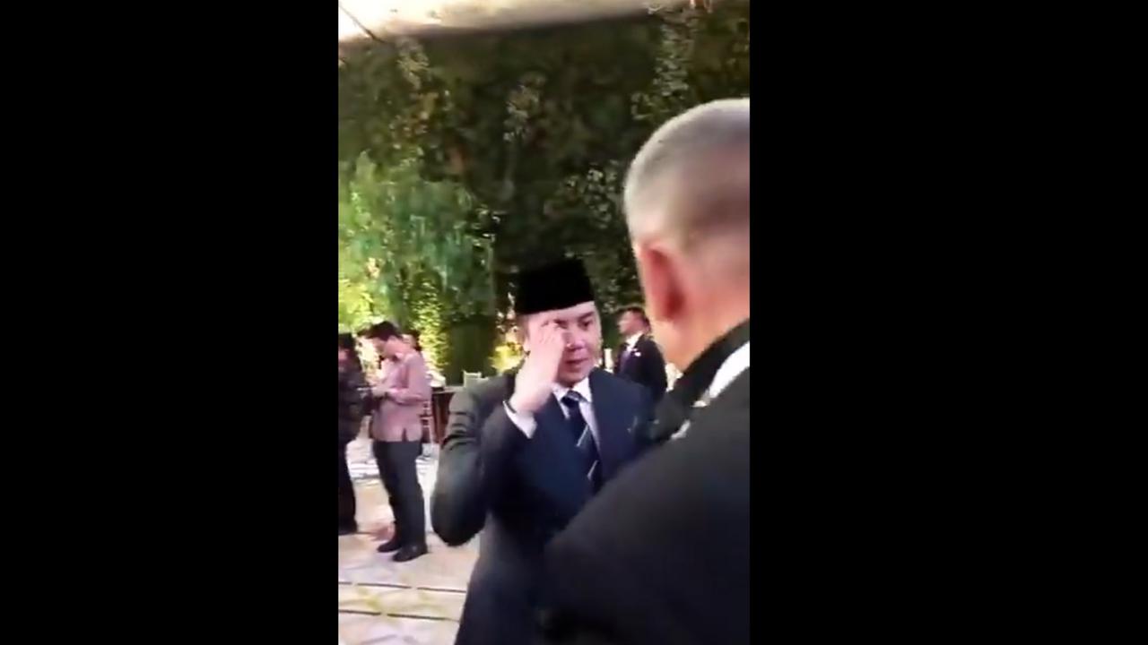 Cek Fakta: Viral Video Mayor Teddy Hormat ke Sosok Diduga Taipan Aguan, Begini Faktanya