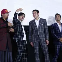 Tora Sudiro, Abimana Aryastya dan Vino G. Bastian di gala premier Warkop DKI Reborn. (Nurwahyunan/Bintang.com)