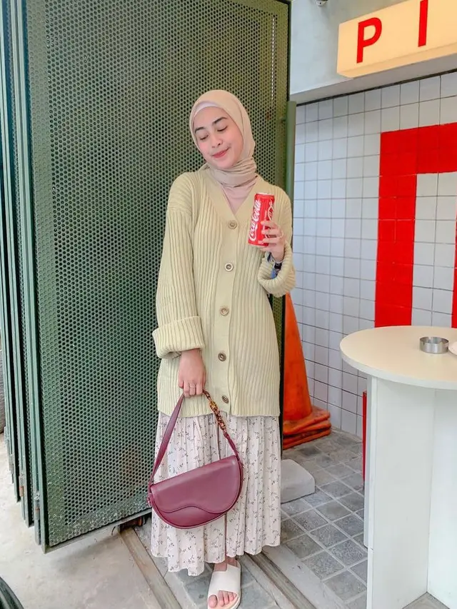 9 Warna Hijab yang Wajib Dimiliki Hijabers, Sudah Punya?