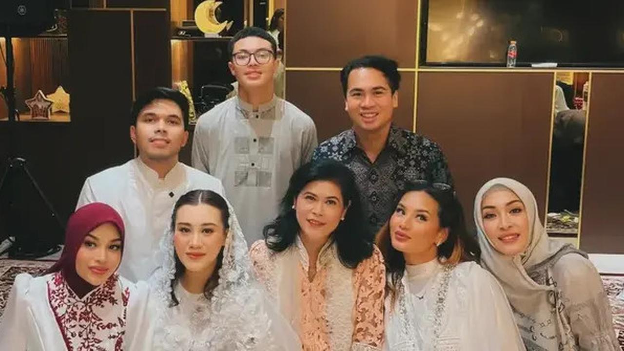 Adu Gaya Zahwa Massaid dan Aurel Hermansyah di Acara Tasyakuran 4 Bulan Kehamilan Aaliyah Massaid, Siapa Paling Cantik?