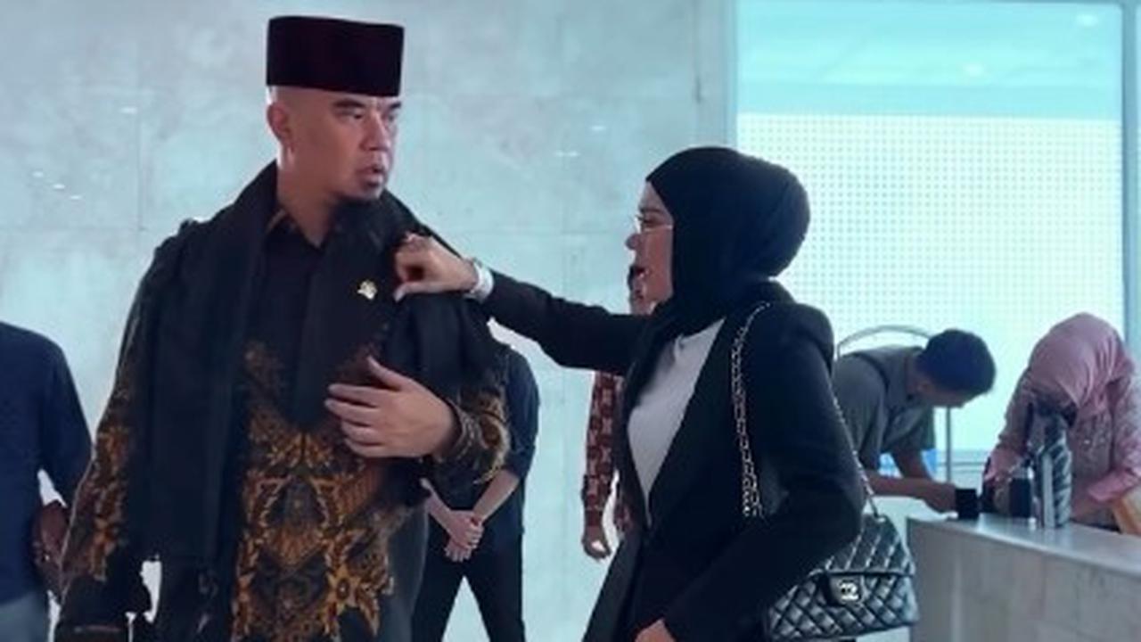 Sweet! Ini 7 Potret Mulan Jameela dan Ahmad Dhani yang Kini Sama-Sama Anggota DPR, Berangkat Bareng - Rapikan Baju Suami