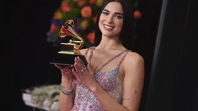 Dua Lipa dalam Grammy Awards 2021. (AP Photo/Chris Pizzello)