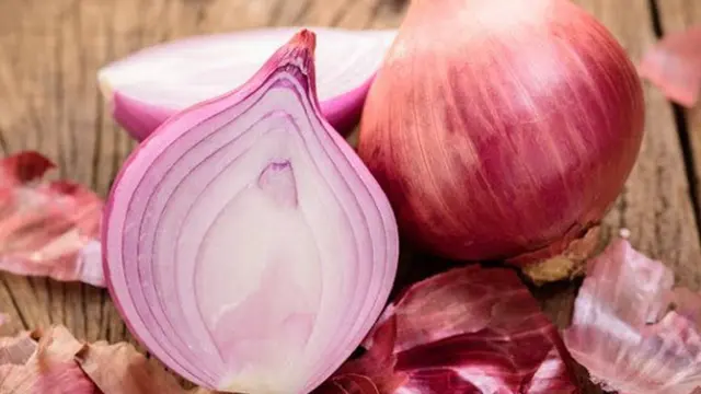 10 Manfaat Konsumsi Bawang Merah Mentah Secara Rutin