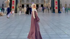 Tahun 2022 merupakan tahun pertama Dinda Kirana jalani ibadah umrah. Tampil beda dan tertutup pakai gamis dan hijab, penampilan artis dengan nama lengkap Dinda Kirana Sukmawati ini bikin adem. Bersyukur atas kesempatan berkunjung ke Tanah Suci untuk jalani ibadah umrah, Dinda Kirana doakan para pengikut Instagramnya agar bisa berkunjung ke Tanah Suci. (Liputan6.com/IG/@dindakirana.s)