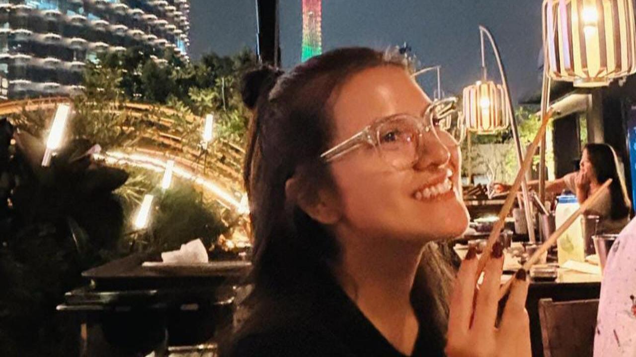 Pesona Marsha Aruan Liburan di China, Dipuji Cantiknya Natural Sepanjang Masa