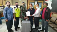 Tim gabungan pengamanan Bandar Udara Internasional Juanda (Bandara Juanda) yaitu Aviation Security dan Satgaspam TNI AL kembali mengagalkan upaya penyelundupan bibit lobster. (Foto: Dok Pengelola Bandara Juanda)
