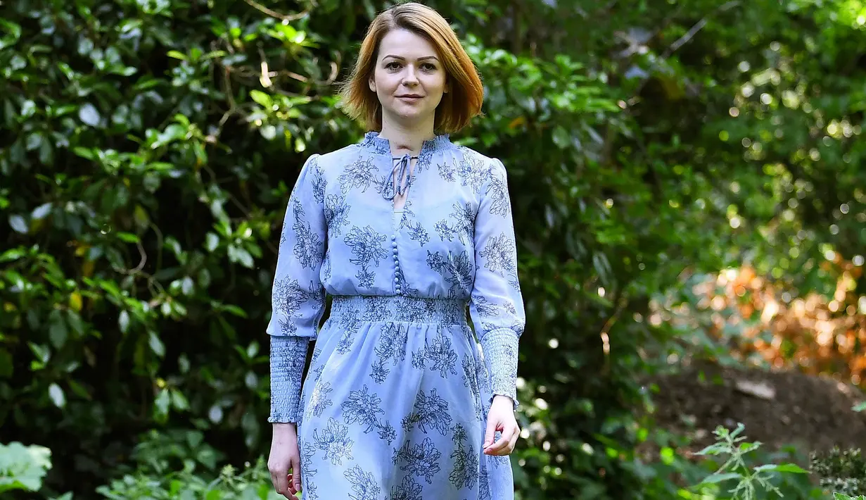 Yulia Skripal, putri mantan agen ganda Rusia Sergei Skripal selama wawancara kepada media untuk pertama kali di London, 23 Mei 2018. Yulia meminta dia dan ayahnya diberi privasi dan menolak secara halus bantuan Kedubes Rusia. (Dylan Martinez/Pool via AP)