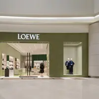 Bertajuk Casa Loewe, kehadiran butik terbaru di Pacific Place Jakarta membawa nuansa dan sentuhan artsy.