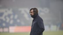 Pelatih Juventus, Andrea Pirlo menyaksikan pemainnya bertanding melawan Napoli pada laga Piala Super Italia di Stadion Mapei, Sassuolo, Kamis (21/1/2021). Klub berjuluk Si Nyonya Tua ini sudah 9 kali memenanganinya. (AP Photo/Antonio Calanni)