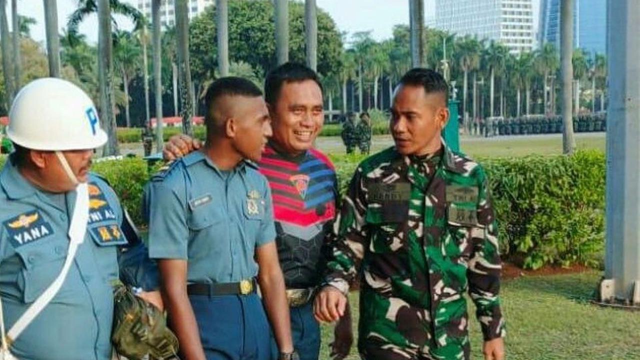 Detik-detik Video Perwira TNI AL Gadungan Memperkenalkan diri di Monas Pakai Bahasa Inggris Bikin Geleng-geleng Kepala