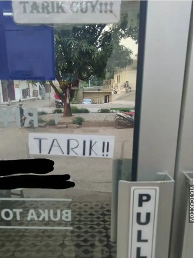 6 Tulisan Tarik Dorong di Pintu Ini Bikin Geleng Kepala