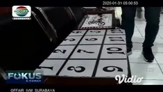 Seorang Kepala Dusun atau Kasun di sebuah desa di Blitar, Jawa Timur diringkus polisi, karena diduga menjadi bandar judi. Perangkat desa itu dibekuk polisi, saat berjudi bersama sejumlah warga di pos kamling desanya.