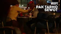 Pak Tarno sedang marak digosipkan dengan wanita lain. Saat hendak dikonfirmasi, Pak Tarno sewot