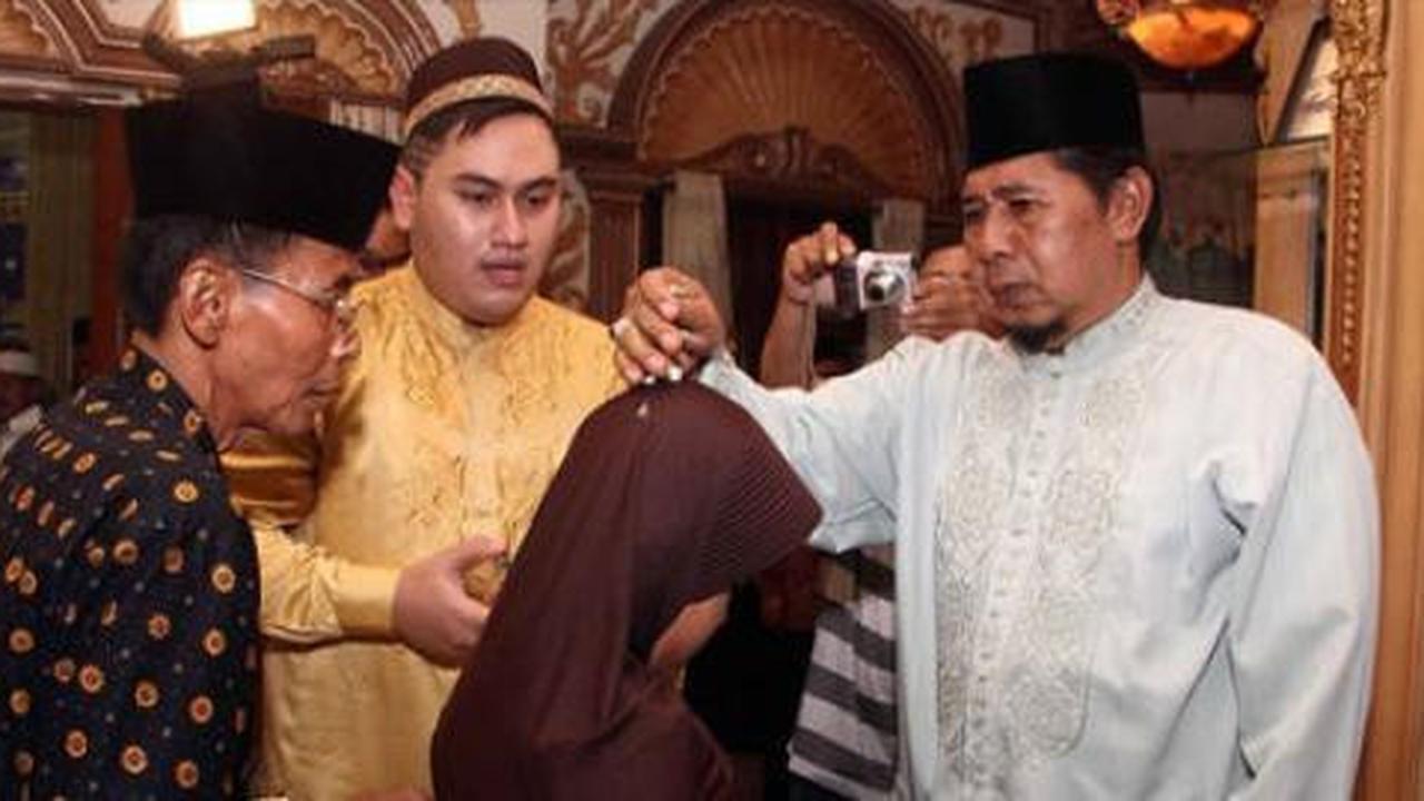 Nassar dan Muzdalifah belikan sepasang kucing untuk Nana