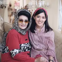 Momen Kenangan Ify Alyssa dan Farida Pasha. (Sumber: Instagram.com/ginasonia73)