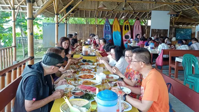 Rumah Makan Saung Balong Majalengka (Foto: Google Maps/RM Saung Balong)