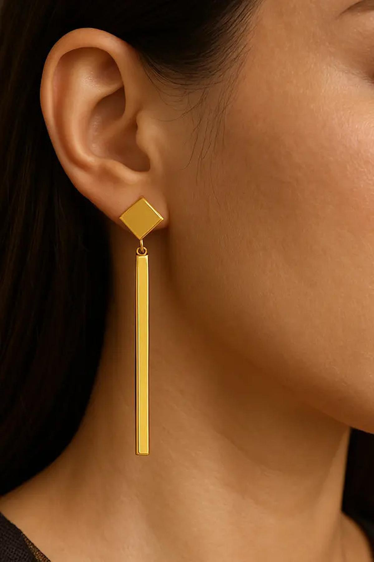 7 Model Anting Emas untuk Baju Batik yang Kekinian
