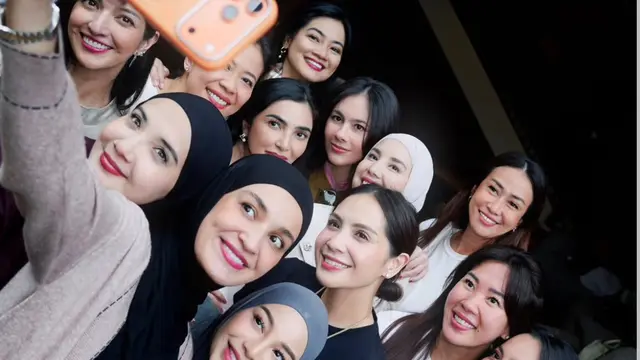 Nagita Slavina saat Kumpul Bareng di Villa Zaskia Sungkar. [@ramadhaniabakrie]