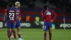 Reaksi penyerang Barcelona Lamine Yamal (kanan) setelah pertandingan jornada ke-16 La Liga Spanyol menjamu Girona di Olimpic Lluis Companys, Senin (11/12/2023) dini hari WIB. (AP Photo/Joan Monfort)
