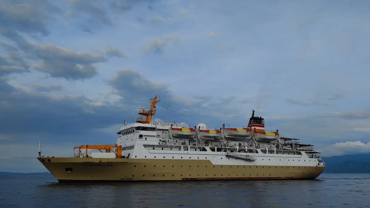 Kementerian Perhubungan dan PELNI mengirimkan KM Tatamailau sebagai hotel terapung dalam Sail Tidore 2022