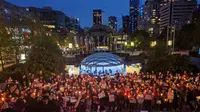 WNI di Vancouver, Kanada, mengadakan Candlelight Vigil sebagai ekspresi keprihatinan serta kedukaan atas kondisi persatuan NKRI. (Juni Buschler)