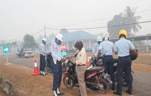 Aksi POM TNI AU bagikan masker biar rakyat tak sesak