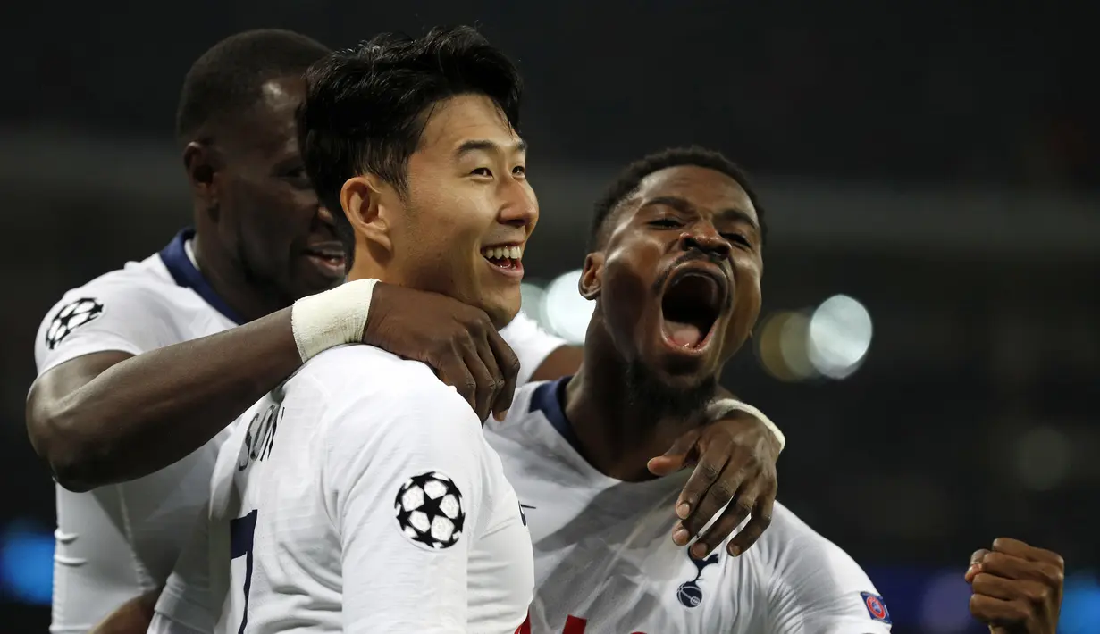 9. Tottenham memiliki rating bintang lima dengan overall rating 83. (AFP/Adrian Dennis)