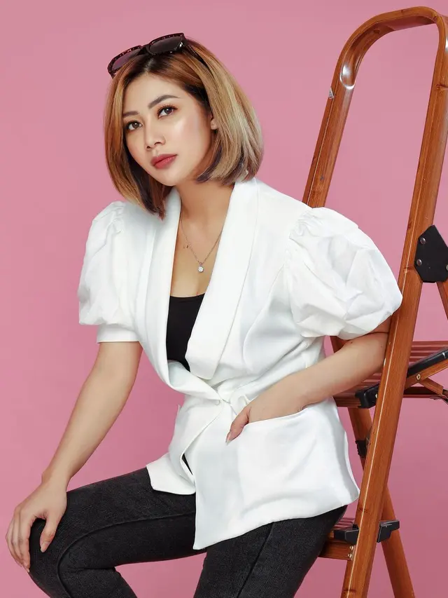 6 Potret Delta Hesti, Istri Tom Liwafa yang Sempat Jaga Anak Vanessa Angel