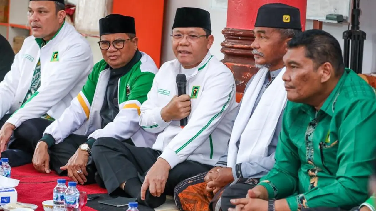 Di sela kunjungan kerjanya ke Aceh, Plt Ketua Umum Partai Persatuan Pembangunan (PPP) Muhamad Mardiono menyempatkan ke Yayasan Panti Asuhan Baldatun Thayyibatun Wa Rabbun Ghafur, Kecamatan Ulee Kareng, Kota Banda Aceh, Provinsi Aceh (Istimewa)