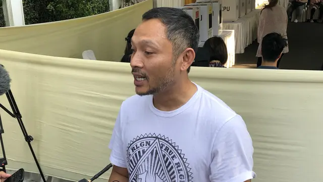 Cucu pertama Presiden Soeharto, Dandy Nugroho HM Rukmana datang untuk mencoblos ke TPS 02, Gondangdia, Menten