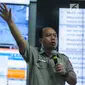 Kepala Pusat Data Informasi dan Humas BNPB Sutopo Purwo Nugroho saat memberikan penjelasan di Gedung BNPB, Jakarta, Senin (25/9). Sebelumnya telah beredar berita hoax bahwa Gunung Agung sudah meletus. (Liputan6.com/Faizal Fanani)