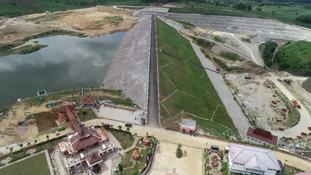 Presiden Joko Widodo (Jokowi) meresmikan Bendungan Randugunting di Kabupaten Blora, Jawa Tengah pada Rabu (5/1/2022). (Dok Kementerian PUPR)