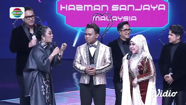 Duet Hazman Sanjaya (Malaysia) dan Elvy Sukaesih