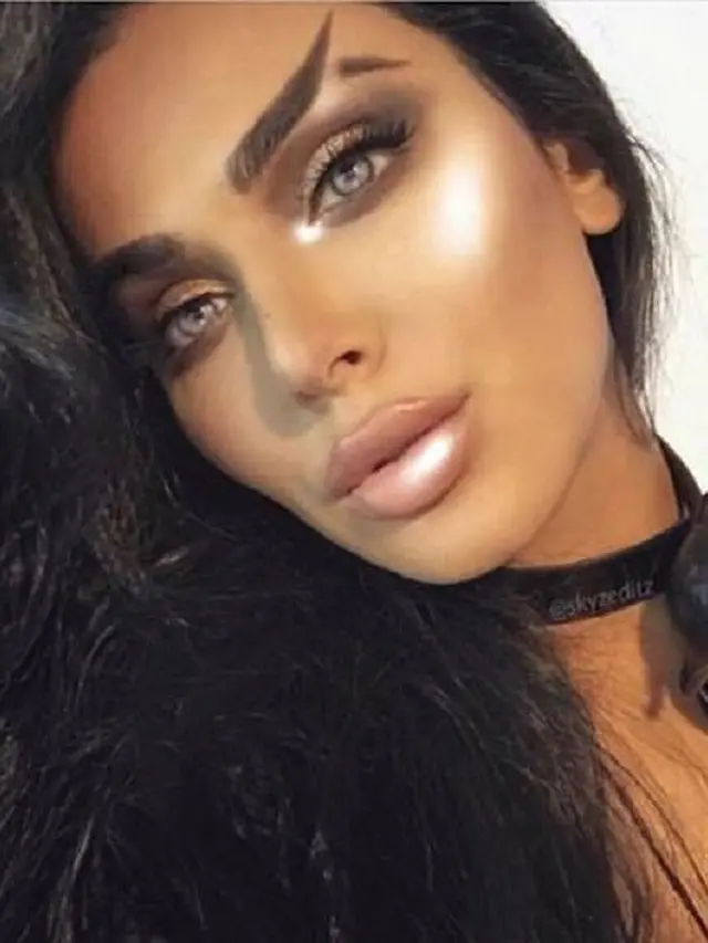 [Bintang] Makeup Alis Buntut Ikan Viral di Instagram, Berani Coba?