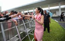 FOTO: Penyanyi Christie Curi Perhatian di KLBB 2026 Lewat Aksi Spontan Turun Panggung