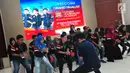 Seluruh finalis Citizen Journalist Academy (CJA) Energi Muda Pertamina saat berkunjung ke Kantor Pusat Pertamina, Jakarta, Rabu (15/11). (Liputan6.com/Helmi Afandi)